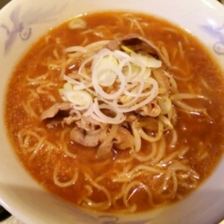 甘辛豚もやし炒め乗せ☆味噌ラーメン